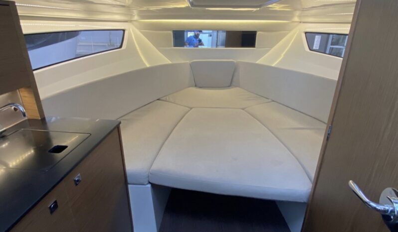 Jeanneau Cap Camarat 9.0 WA lleno